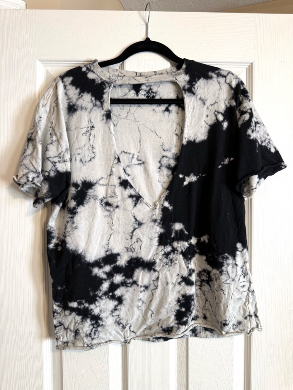 Affliction Navy & White Tie-Dye V-Neck Tee
